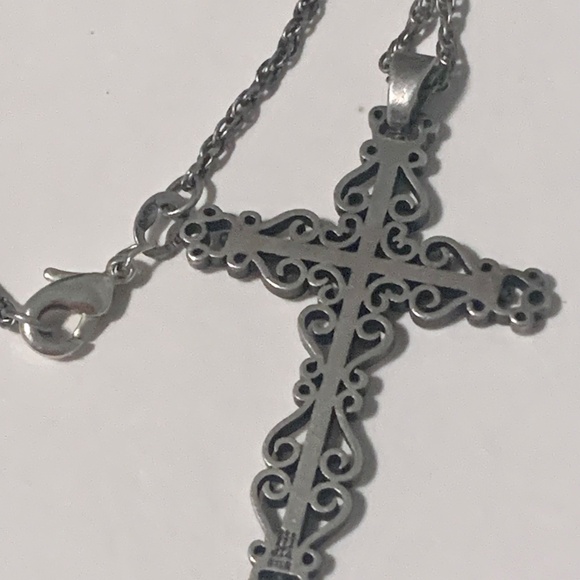 James Avery Retired Victorian Style Ornate Sterling Silver Cross & Chain - Picture 4 of 6